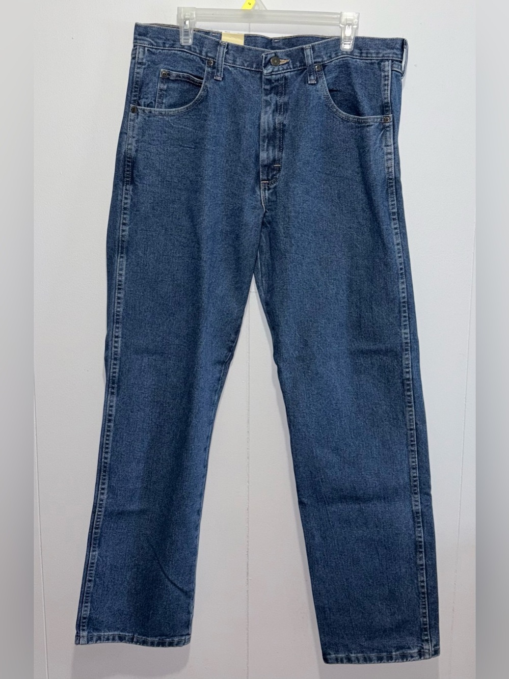 NWT Wrangler Rugged Wear Men’s 36x34 Relaxed Fit Straight Leg Jeans Indigo Blue